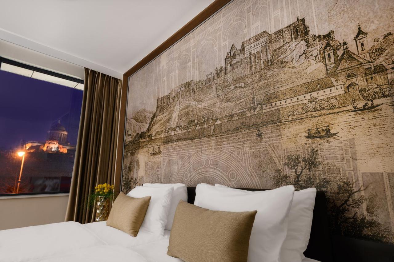 Grand 4* Esztergom